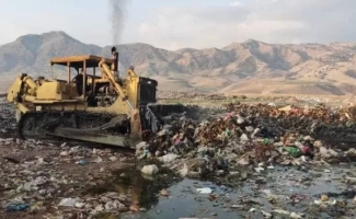 تشکیل تپه انباشت زباله در سراب‌گرم سرپل‌ذهاب
