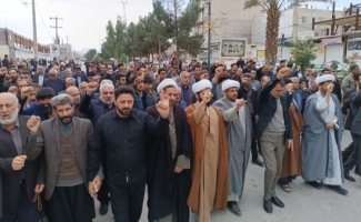 راهپیمایی نمازگزاران سرپل‌ذهاب در محکومیت اقدام تروریستی گلزار شهدای کرمان