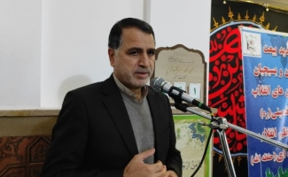 دیدار اعضای‌شورای‌اداری شهرستان با امام جمعه سرپل‌ذهاب به مناسبت گرامیداشت دهه‌فجر