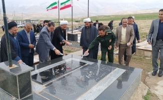 مزارشهدای روستای‌سرباغ‌گلین در سرپل‌ذهاب غبارروبی شد
