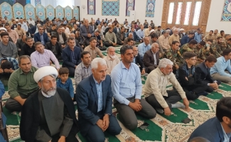 آمادگی مومنین برای حضور در میعادگاه عاشقان در آخرین جمعه ماه رمضان