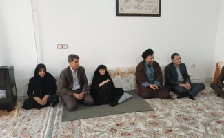 دیدار مسئولین سرپل‌ذهاب با خانواده شهدا فرهنگی