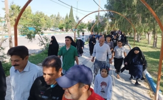 به مناسبت دهه‌کرامت همایش پیاده‌روی خانوادگی در شهرستان سرپل‌ذهاب برگزار شد