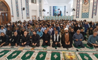 آیین برگزاری نماز جمعه سرپل ذهاب به روایت تصویر