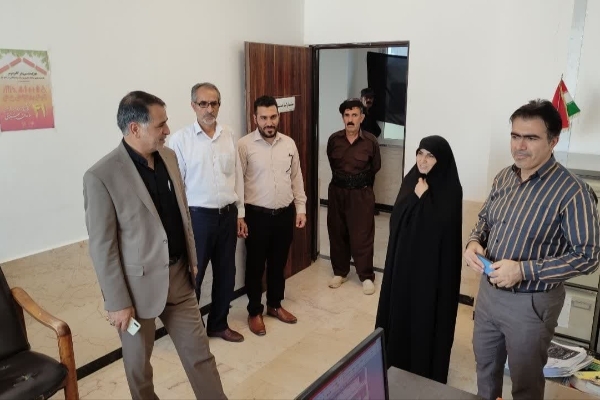 دیدار و گفتگو فرماندار شهرستان با رئیس و پرسنل بهزیستی سرپل‌ذهاب
