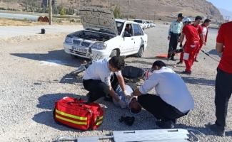 برگزاری مانور جاده ای به منظور آمادگی امدادگران در برابر حوادث در شهرستان بمناسبت هفته پدافند غیرعامل