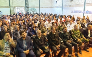 مراسم یادبود جانباختگان و حادثه دیدگان زلزله سرپل ذهاب برگزار شد