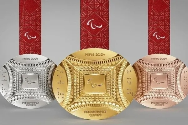 قهرمانان ورزشی در ادارات استخدام می‌شوند