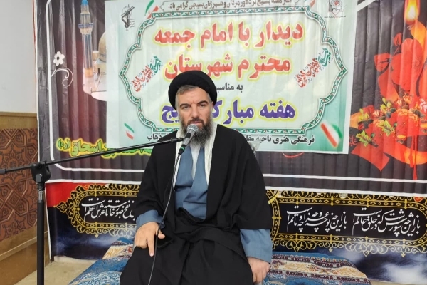 دیدار فرماندار ، فرمانده سپاه ، جمعی از مسئولین و بسیجیان سرپل‌ذهاب با امام جمعه شهرستان