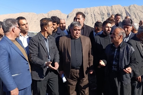 بازدید نماینده مجلس شورای اسلامی از طرح سامانه گرمسیری دهستان‌های قلعه شاهین و بشیوه و پاطاق شهرستان