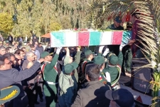 همزمان با سالروز وفات حضرت ام البنین (س)، پیکر مطهر شهید گمنام هشت سال دفاع مقدس در شهرستان قصرشیرین تشییع شد
