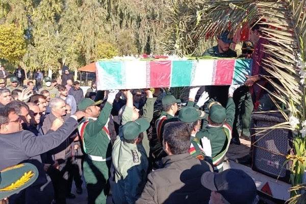 همزمان با سالروز وفات حضرت ام البنین (س)، پیکر مطهر شهید گمنام هشت سال دفاع مقدس در شهرستان قصرشیرین تشییع شد