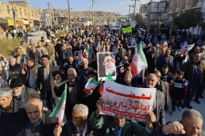 قاب ماندگار مردم سرپل‌ذهاب در راهپیمایی ۲۲ بهمن