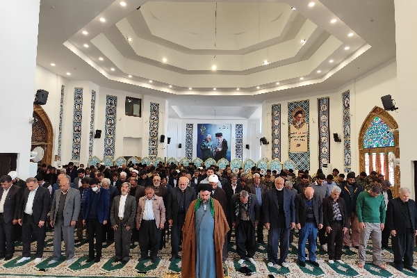 آیین برگزاری نماز جمعه سرپل ذهاب به روایت تصویر