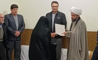 دیدار اهالی مسجد حضرت ابالفضل‌العباس(ع) شهرک جهاد و رئیس بنیاد شهید سرپل‌ذهاب با خانواده معظم شهدا