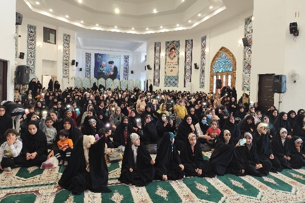 نور ولادت حضرت زهرا (س) در حرم احمد ابن اسحاق (ره)