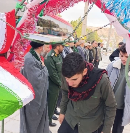 اعزام کاروان راهیان نور دانش‌آموزی سرپل‌ذهاب به مناطق عملیاتی غرب کشور