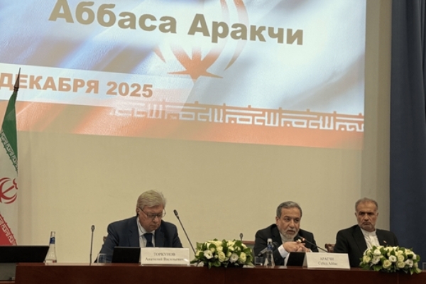 عراقچی تشریح کرد: پروژه‌های فروش نفت و گاز و سوآپ گاز با روسیه