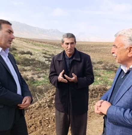 بازدید فرماندار سرپل‌ذهاب از پروژه آسفالت روستای برخ و باران