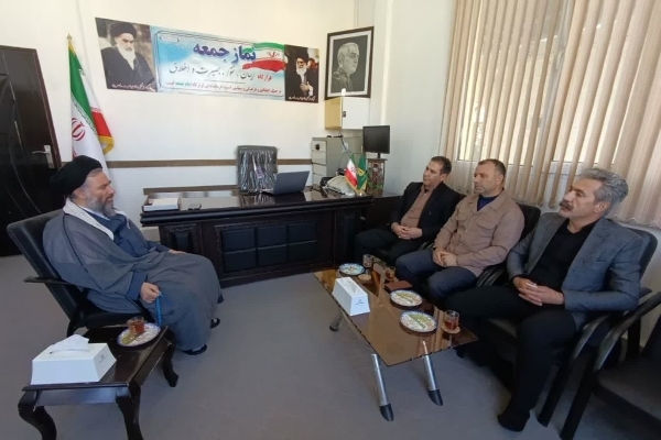 دیدار مسئول اداره ثبت احوال شهرستان با امام جمعه و تأکید بر ارتقای خدمات هویتی