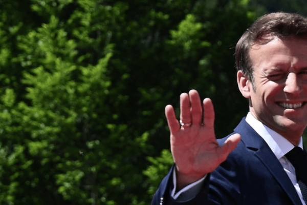 پشت پای مکرون به توهم دنیای گفتمان‌ها