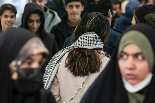 کشف حجاب رضاخانی آغازگر شکاف هویتی بود
