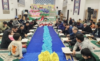 به مناسبت گرامیداشت دهه مبارک فجر و میلاد خجسته حضرت ولی‌عصر(عج)، محفل باشکوه انس با قرآن با حضور قاریان برجسته شهرستان و جمعی از محبان اهل‌بیت(ع) در جوار حرم مطهر احمد بن اسحاق(ره) در سرپل‌ذهاب برگزار شد.