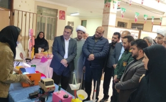 برپایی نمایشگاه آثار علمی اعضای کانون پرورش فکری به مناسبت دهه فجر