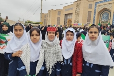 مشق پایداری و مقاومت کودکان در چهل و هفتمین فجر انقلاب اسلامی در سرپل‌ذهاب