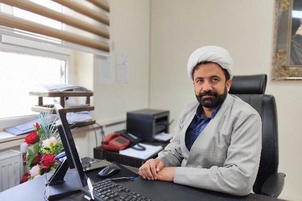 اجرای طرح «ضیافت الهی» در ۳۰ بقعه متبرکه کرمانشاه/ اعزام ۳۰ مبلغ و برگزاری محافل قرآنی و توزیع بسته‌های معیشتی