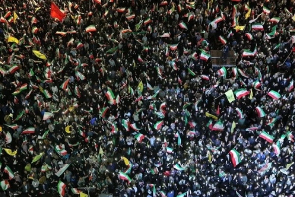 تیم ملی فوتبال از میدان انقلاب به جام جهانی بدرقه می‌شود