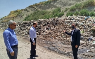 بازدید مشترک شبکه بهداشت و شهرداری سرپل‌ذهاب از محل دپوی زباله روستای فتحی‌افشار