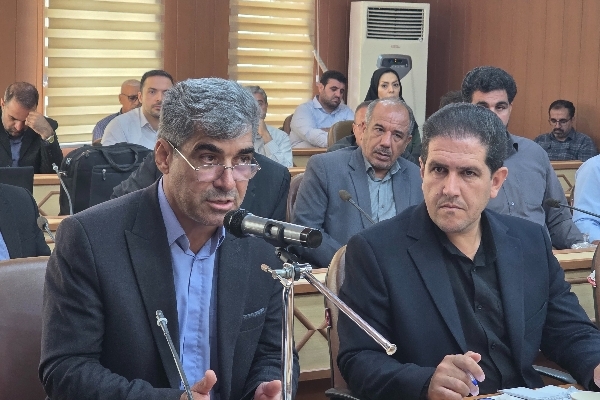 فرماندار گیلانغرب خواستار تعیین تکلیف سهم آب سامانه گرمسیری و اراضی جامانده شد