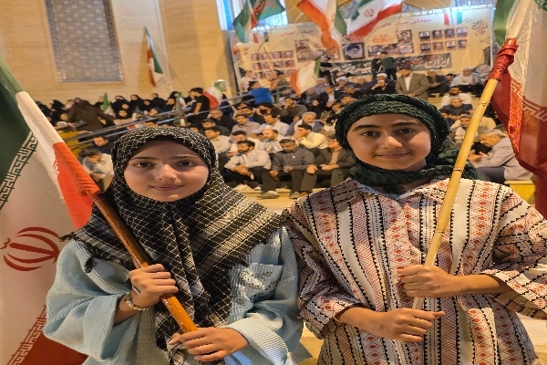 مشق ولایت‌مداری کودکان انقلابی سرپلذهاب