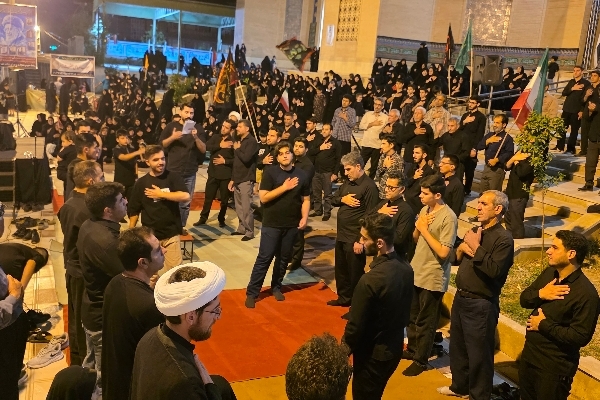 اشک بر حسین(ع) و حماسه حضور، بار دیگر در اجتماع «نحن المنتقمون» به هم گره خورد.