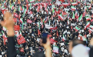 قلب ۹۰ میلیون ایرانی آزاده خاک می‌شود