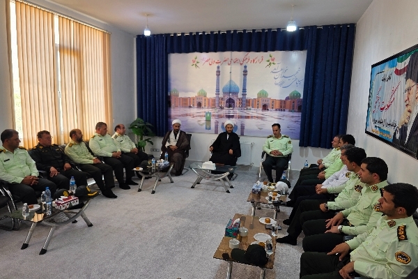 دیدار فرمانده، جانشین و کارکنان انتظامی سرپل‌ذهاب با امام جمعه شهرستان