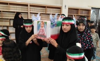 «دستِ کوچک، بدرقه‌ای بزرگ»؛ اشک و حماسه در حسینیه امام خامنه‌ای سرپل‌ذهاب