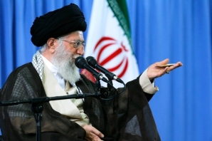 عاملان جنایت هفتم تیر آزادانه در اروپا و امریکا فعالیت می‌کنند/ کسانی که چهره هیولایی امریکا را با بزک رسانه‌ای می‌پوشانند خائنند