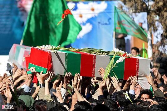 زیر تابوت شهدا 