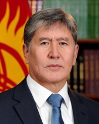 رئیس جمهوری قرقیزستان خواستار تسریع در ساخت خط آهن ایران - چین شد