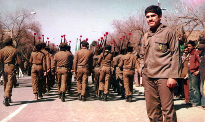 رزمنده ای که با لباس دامادی شهید شد