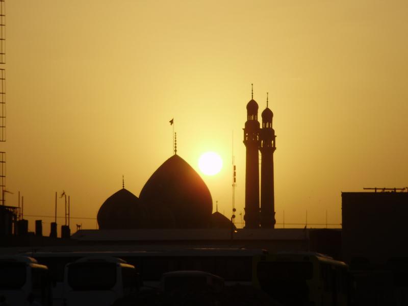 وجود مسجد و خانه عالم در شهر یا روستا مانند وجود خون در رگ است