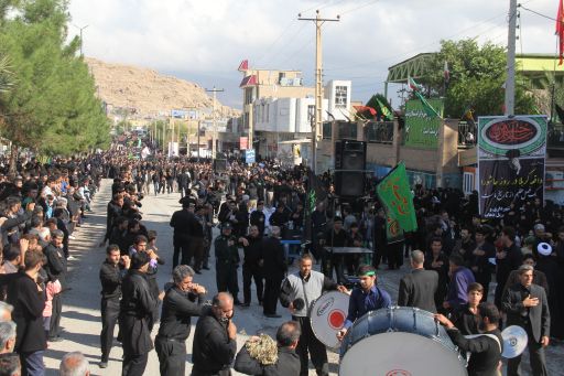 محرم ماه سوگواری واقعه خونین کربلاست/از آیین سیاه پوشان حسینی تا گردهمایی عظیم سینه زنی در ظهرعاشورا