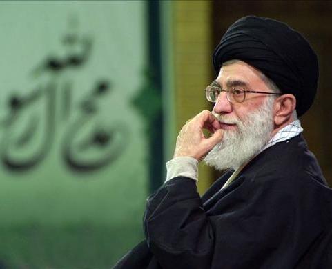  تایید مشروط برجام توسط رهبرانقلاب/ راههای نفوذ از طریق برجام مسدود شد/از تاکید برلغو تحریمها تا نسخه شفابخش اقتصاد مقاومتی