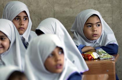  خطر هجوم شپش درکمین مدارس / اولیا دانش آموزان و مسئولین مدارس مراقب ورود حشره ها باشند