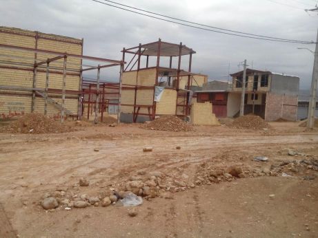 چهره ی غم آلود صاحبان مشاغل درروز خوشحالی کشاورزان / وقتی باران فعالیت شهرک مشاغل آلاینده را کند می کند