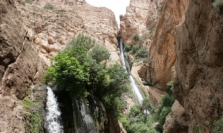 از خروش سرابهای طبیعی تا تن پوش سبز طبیعت /  وقتی مناظر بکروزیبا گردشگران را به تماشا می خواند  