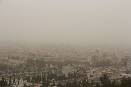 طوفان شديد سرپلذهاب را فرا گرفت / بوي خاك همه شهر را فراگرفت