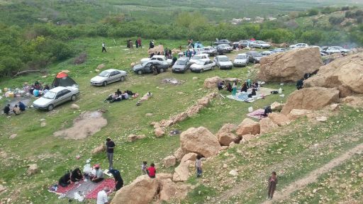 استقبال بی نظیر گردشگران نوروزی از طبیعت زیبای روستای پیران/ وقتی بزرگترین آبشار کشور میزبان میهمانان نوروزی می شود